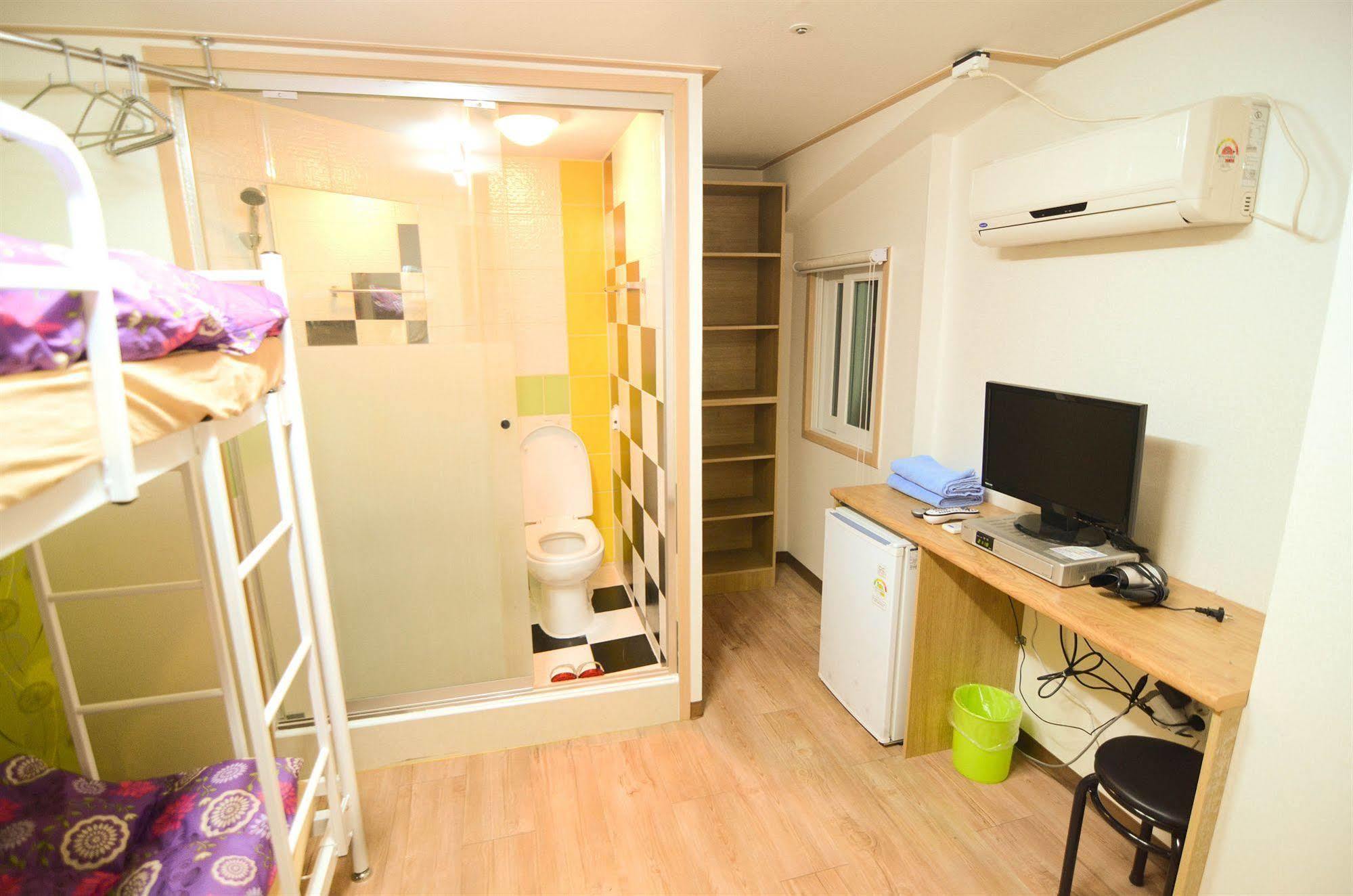 Kimchee Gangnam Guesthouse Seoul Exterior photo